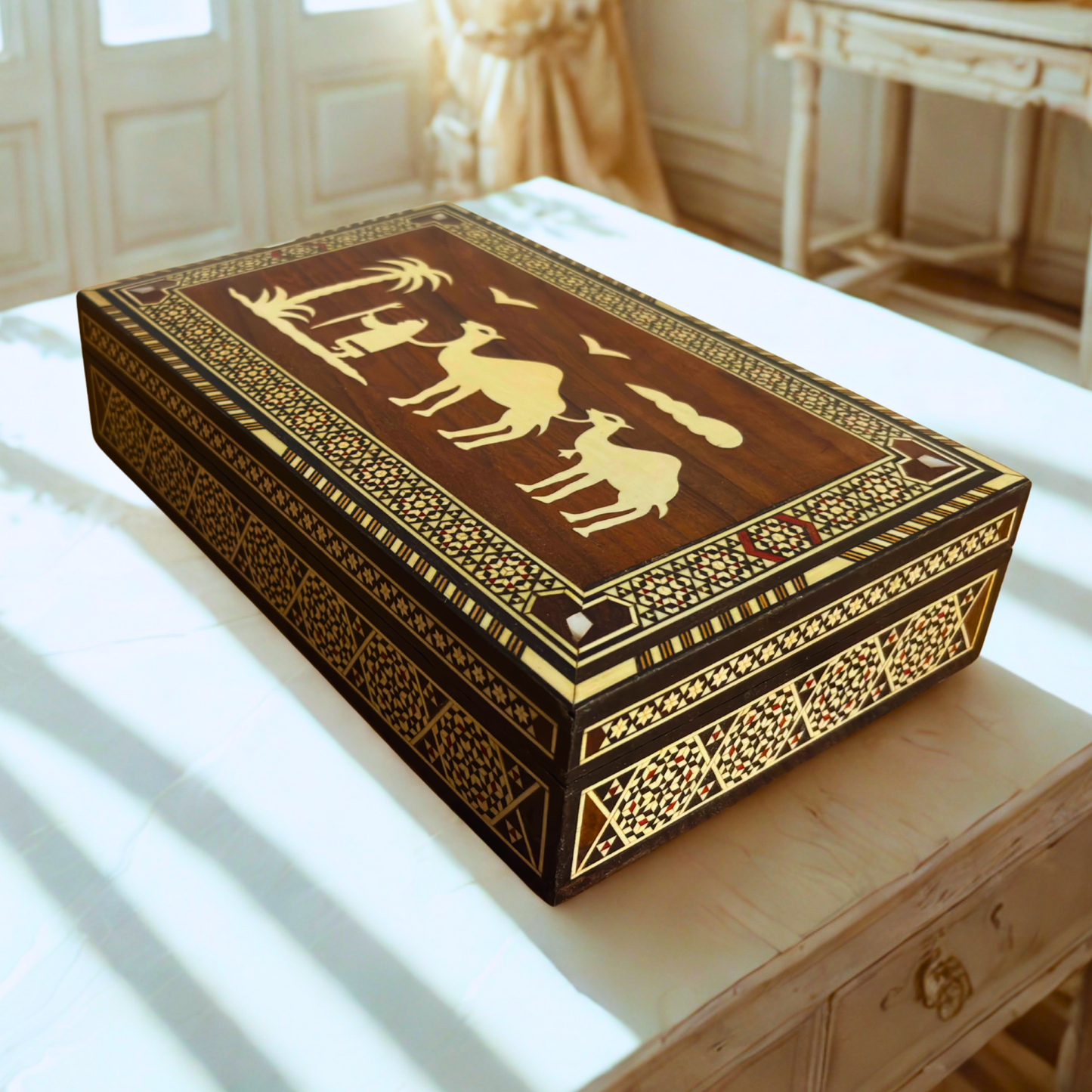 Rara Caja de Mosaico Camello Vintage 1970 – Arte Oriental Damasceno Hecho a Mano con Incrustación de Perla