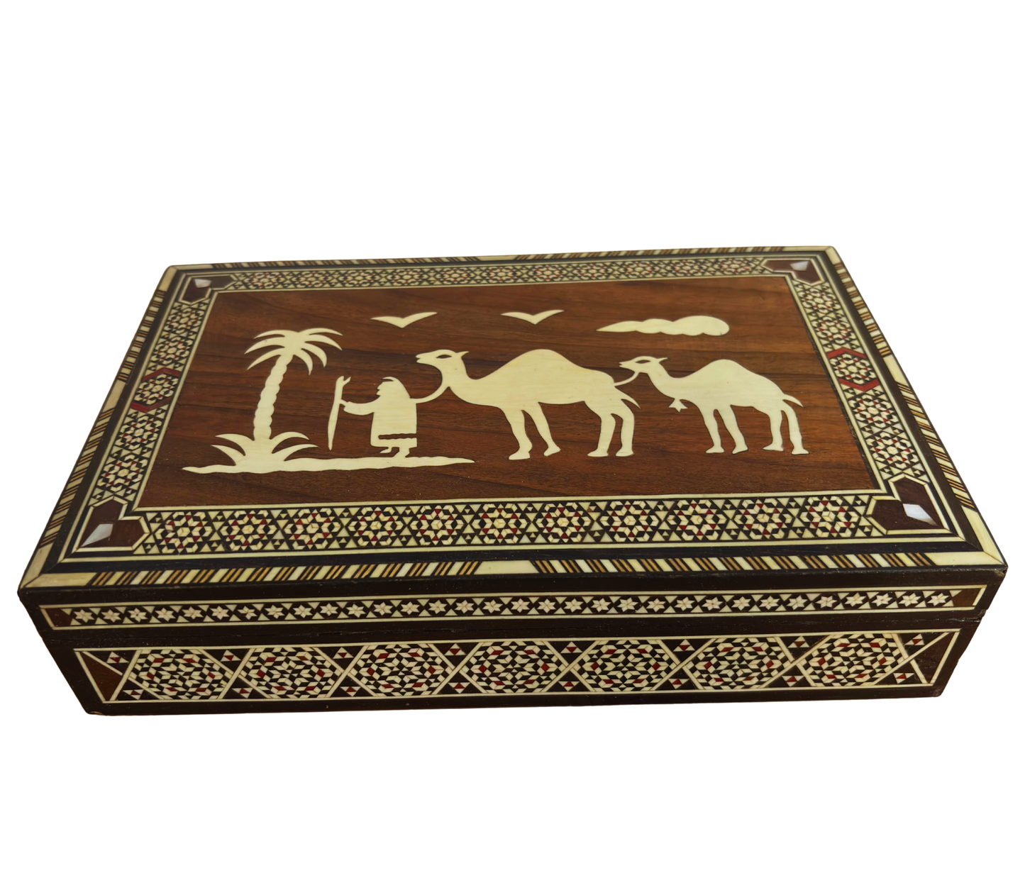 Rara Caja de Mosaico Camello Vintage 1970 – Arte Oriental Damasceno Hecho a Mano con Incrustación de Perla