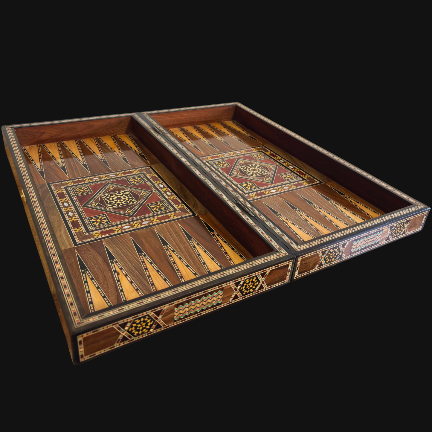 Mesa de Backgammon y Ajedrez Damasquina Hecha a Mano por Gaby Al Dayeh – Obra Maestra con Incrustaciones de Nácar