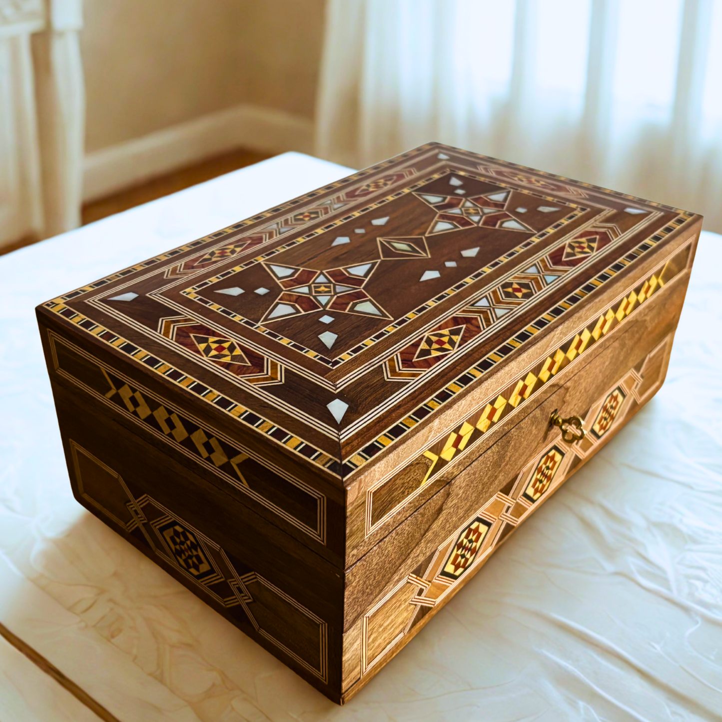 Gran Caja de Mosaico Damasceno Hecha a Mano con Cerradura – Cofre de Joyería de Madera de Varios Niveles con Incrustación de Nácar