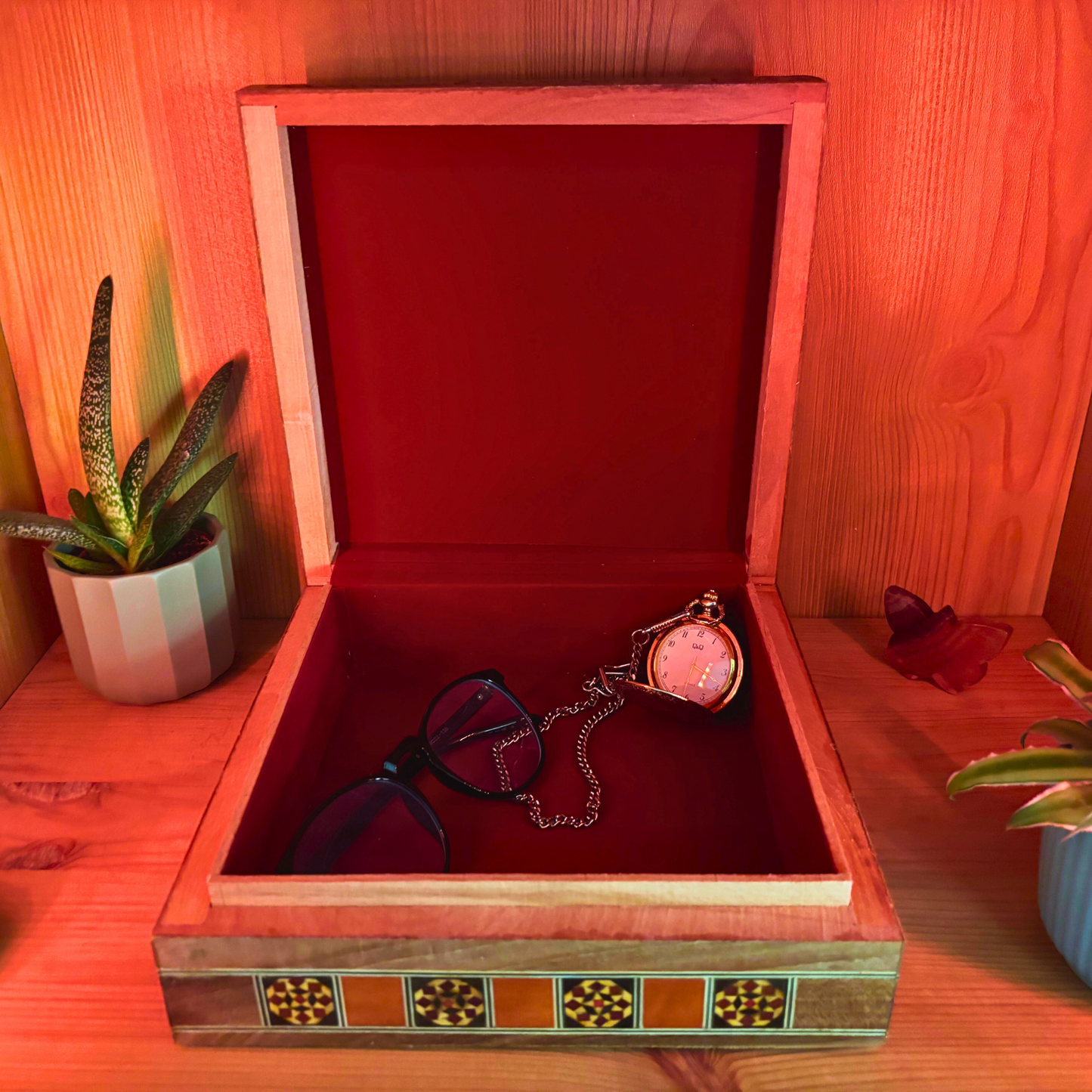 Damasceńska Szkatułka – Ręczne Rzemiosło na Biżuterię i Pamiątki