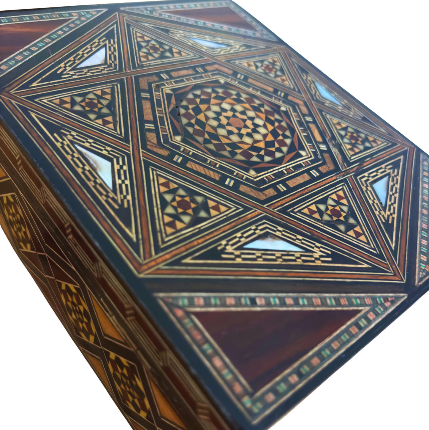Caja de Mosaico Damasquino Refinada por el Maestro Gaby Al Dayeh – Nácar y Terciopelo