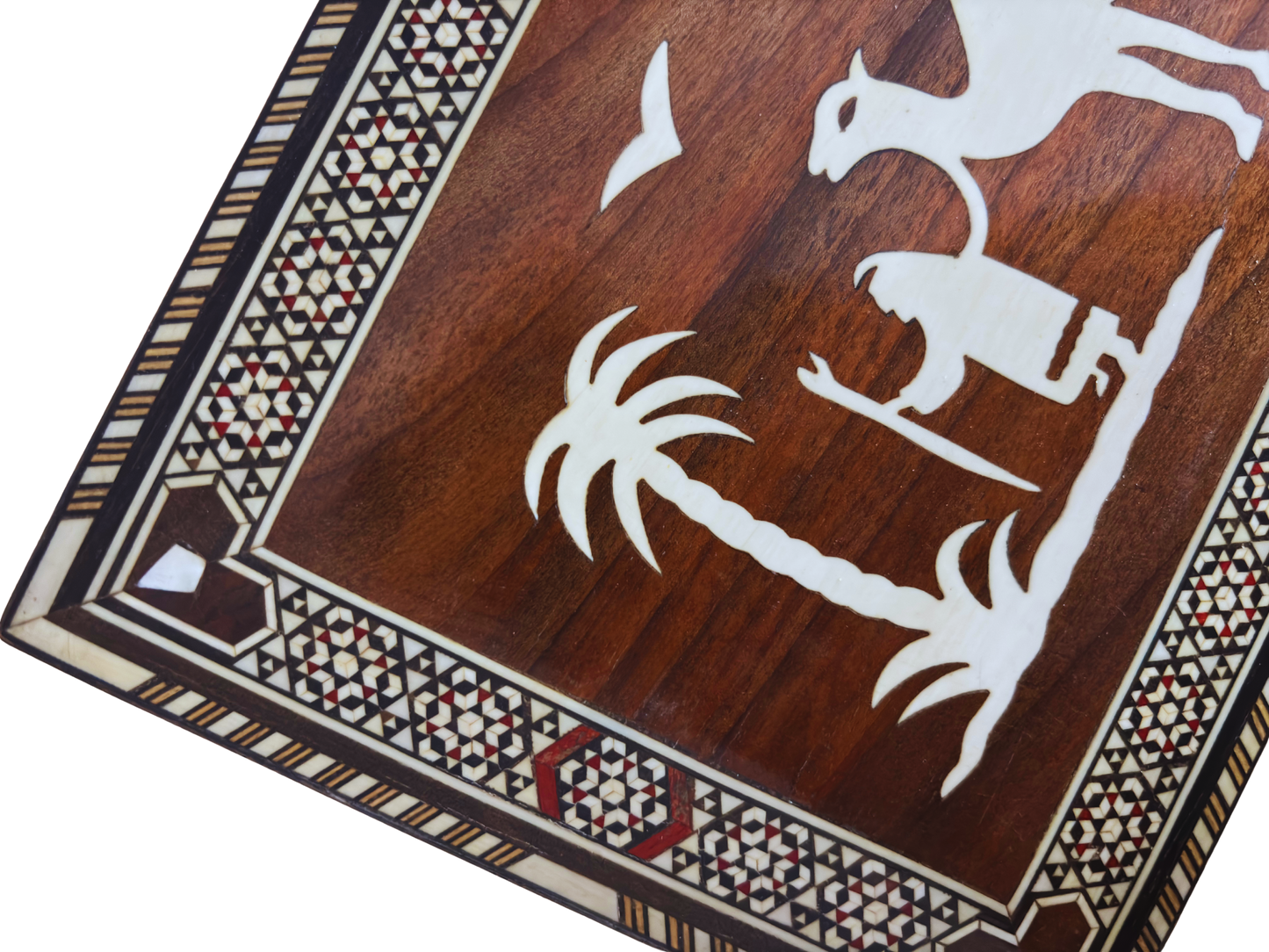 Rara Caja de Mosaico Camello Vintage 1970 – Arte Oriental Damasceno Hecho a Mano con Incrustación de Perla