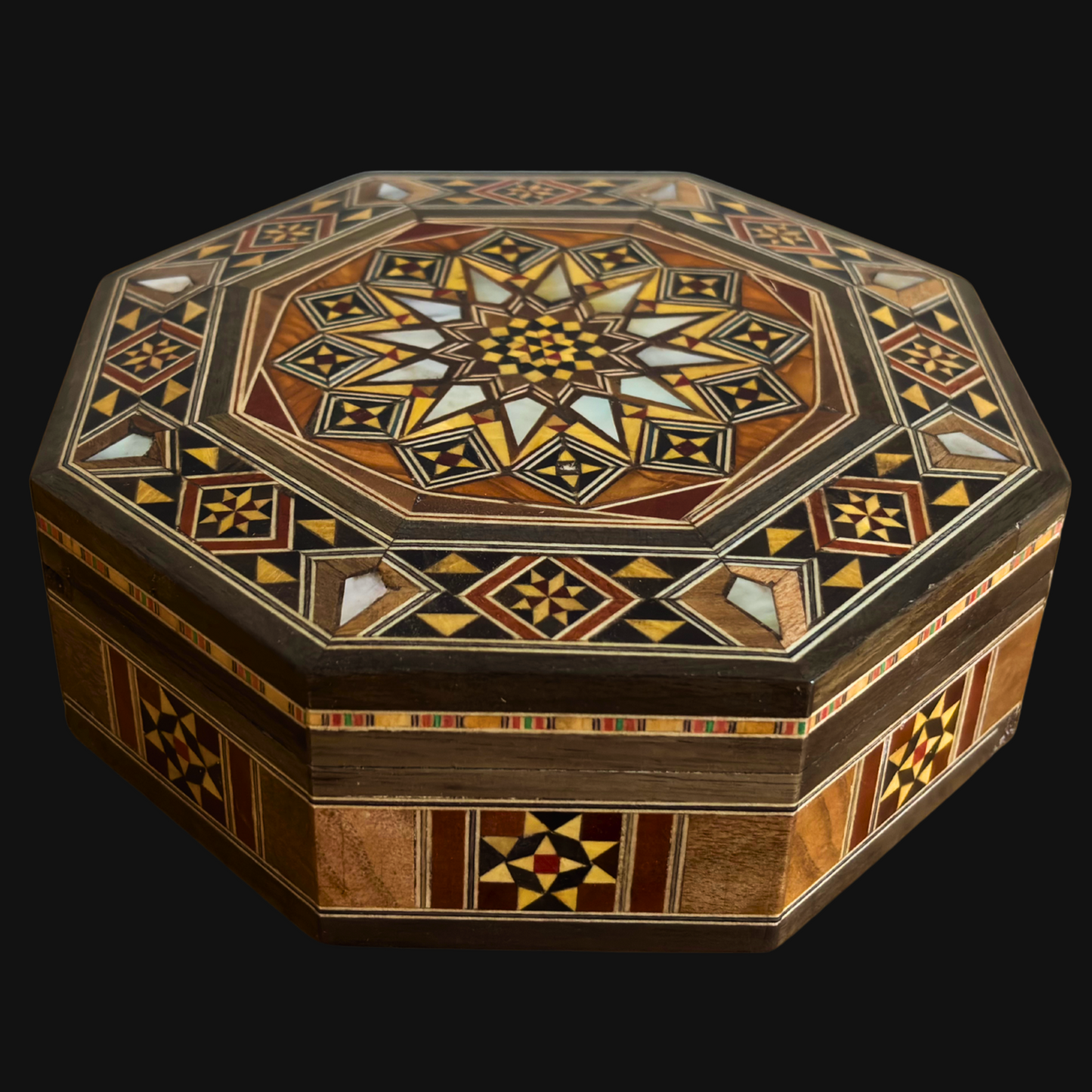 Elegante caja octogonal de mosaico damasceno – Artesanía en madera con incrustación de nácar