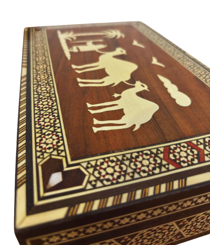 Rara Caja de Mosaico Camello Vintage 1970 – Arte Oriental Damasceno Hecho a Mano con Incrustación de Perla