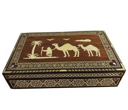 Rara Caja de Mosaico Camello Vintage 1970 – Arte Oriental Damasceno Hecho a Mano con Incrustación de Perla