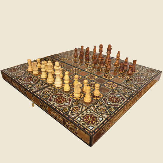 Handgemaakte Damasceense Backgammon- en Schaaktafel van Gaby Al Dayeh – Meesterwerk met Parelmoerinleg