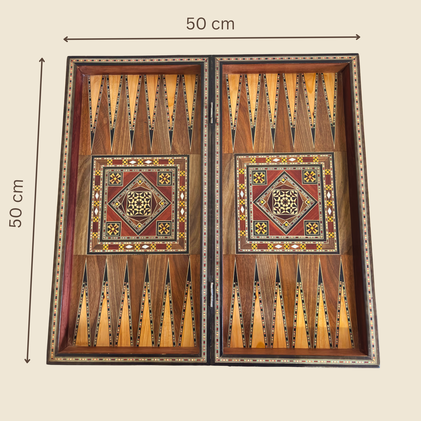 Handgemaakte Damasceense Backgammon- en Schaaktafel van Gaby Al Dayeh – Meesterwerk met Parelmoerinleg