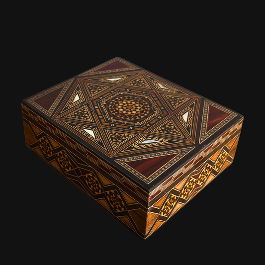 Caja de Mosaico Damasquino Refinada por el Maestro Gaby Al Dayeh – Nácar y Terciopelo