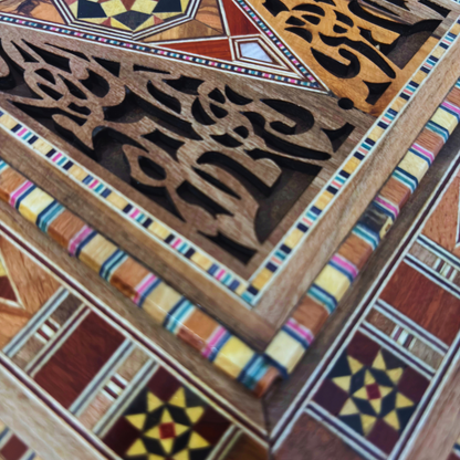 Caixa Damasquina para Joias e Lembranças – Elegância Artesanal