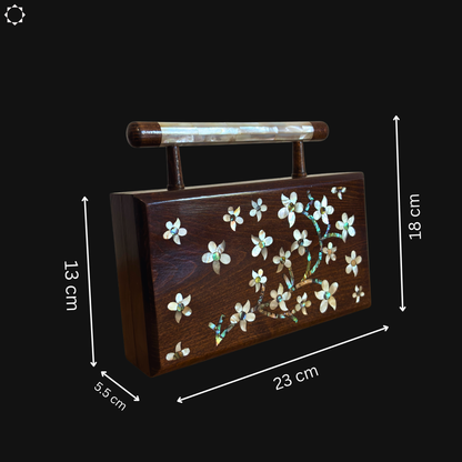 Le Jasmin de Damas – Pochette Damasquine en Noyer avec Incrustations de Nacre et Doublure en Brocart