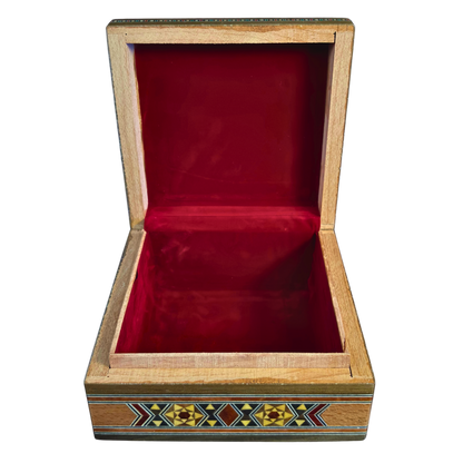 Caja de Mosaico Damasceno Hecha a Mano – Nácar y Terciopelo