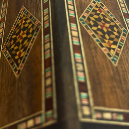 Porta Lápices Damasquino en Madera por Gaby Al Dayeh – Maderas Naturales & Elegancia Artesanal