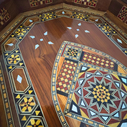 Bandeja Damasquina de Madera – Nácar & Acabado Nogal