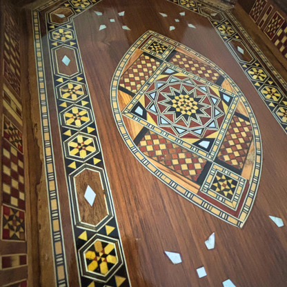 Bandeja Damasquina de Madera – Nácar & Acabado Nogal