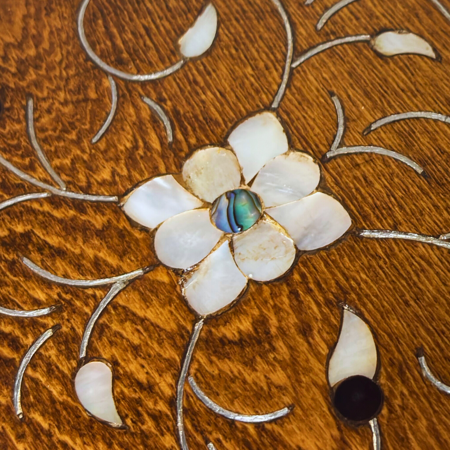 Scatola Damaschina Artigianale di Lusso – Madreperla & Velluto