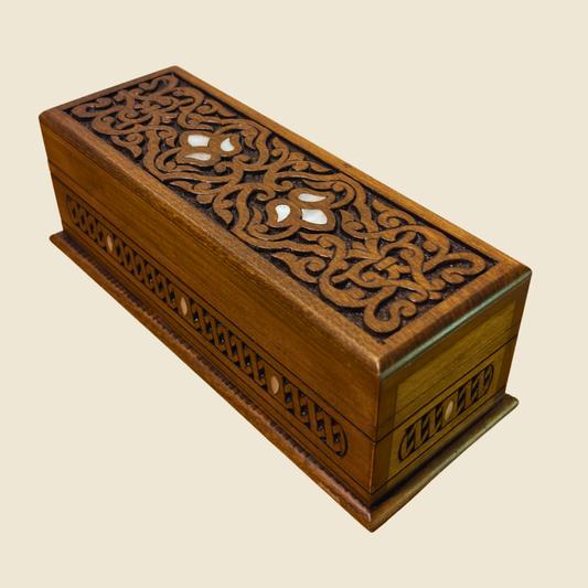 Caja Tallada a Mano de Lujo – Nácar y Elegancia en Terciopelo