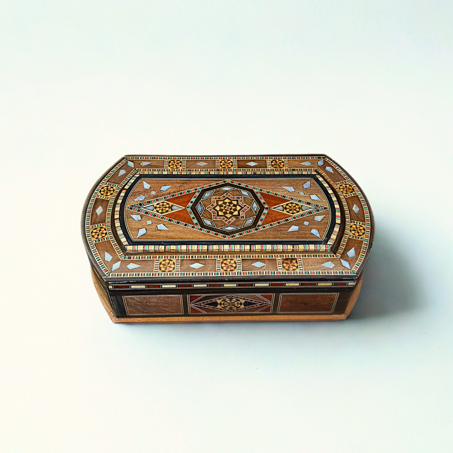 Élégante Boîte en Mosaïque Artisanale de Damas – Art & Velours