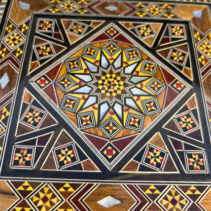 Caja de Mosaico Damasceno Hecha a Mano – Nácar y Terciopelo