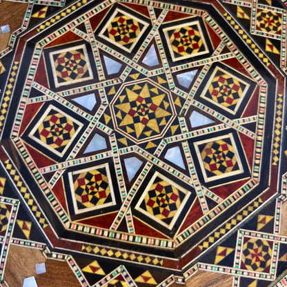 Caja de Mosaico Damasceno Hecha a Mano – Nácar y Terciopelo