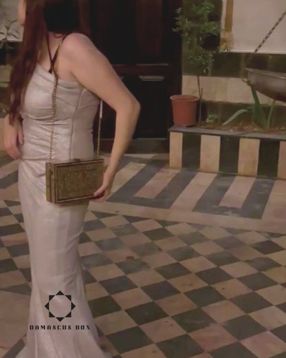 Bolso Damasquino con Nácar – Elegancia Oriental Hecha a Mano