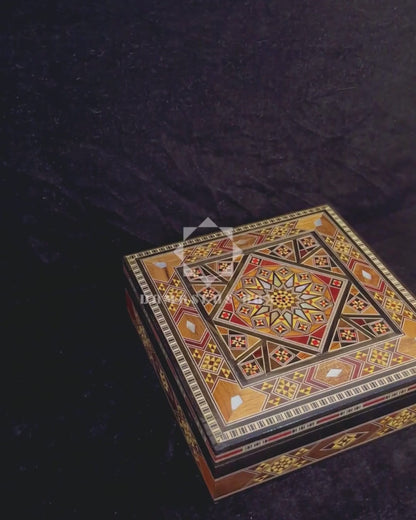 Caja de Mosaico Damasceno Hecha a Mano – Nácar y Terciopelo