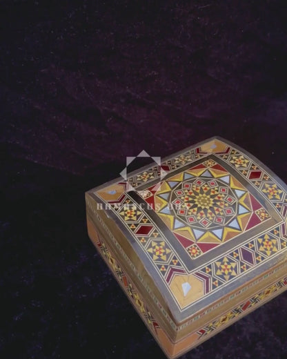 Caja de Mosaico Damasceno Hecha a Mano – Nácar y Terciopelo
