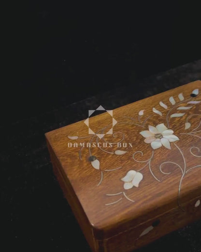 Handgemaakte Luxe Doos uit Damascus – Parelmoer &amp; Fluweel